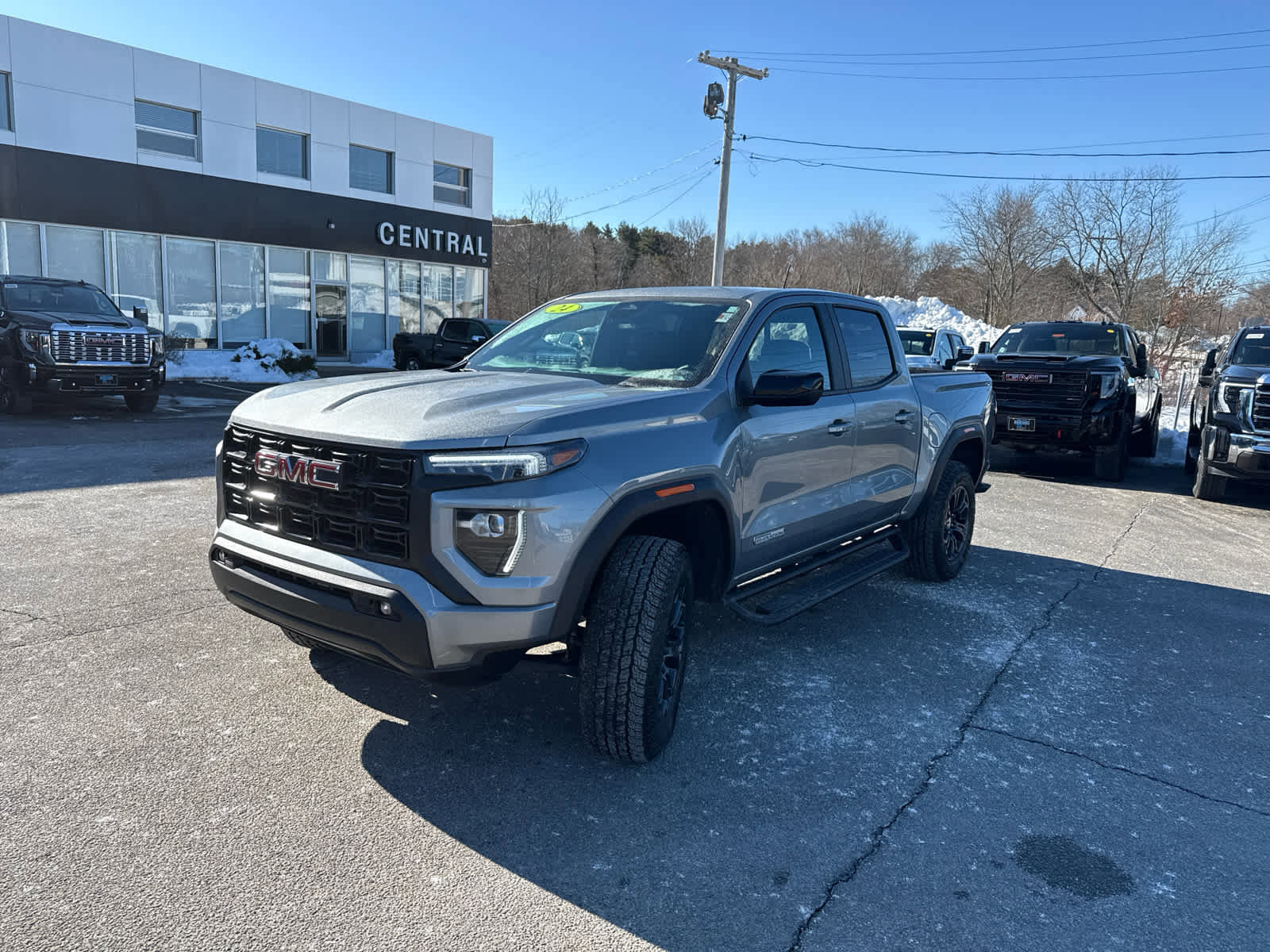 Used 2024 GMC Canyon Elevation w/ Elevation Premium Package image 3