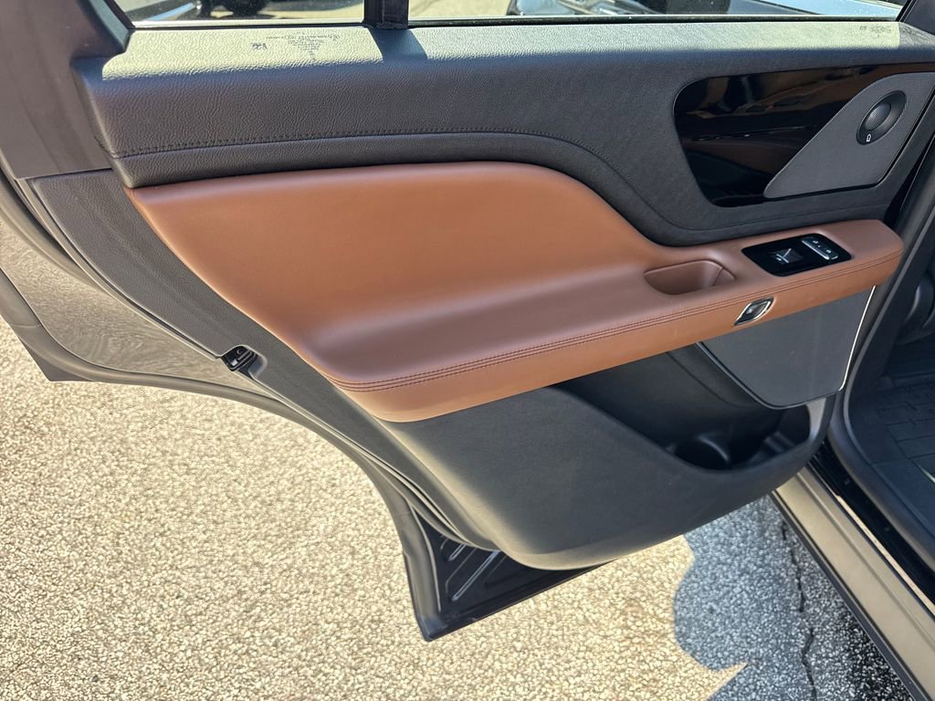 Used 2020 Lincoln Aviator Reserve w/ Elements Package Plus image 21