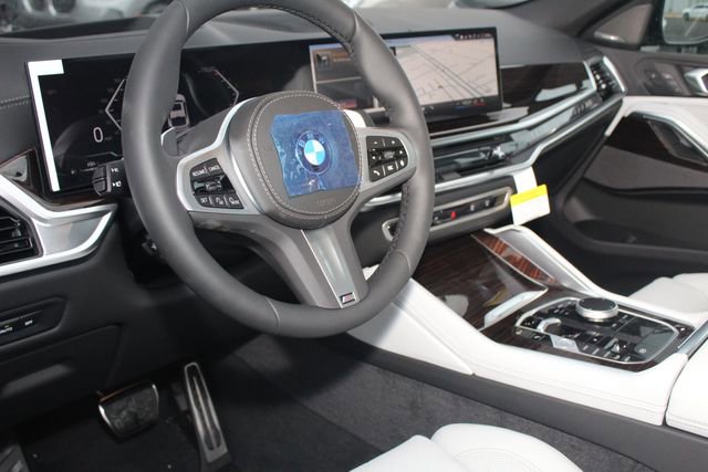 New 2026 BMW X6 xDrive40i w/ Climate Comfort Package image 12