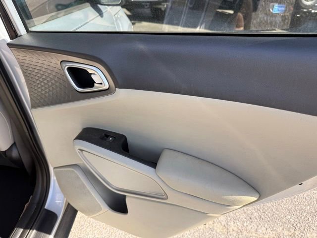 Used 2020 Kia Soul S image 16