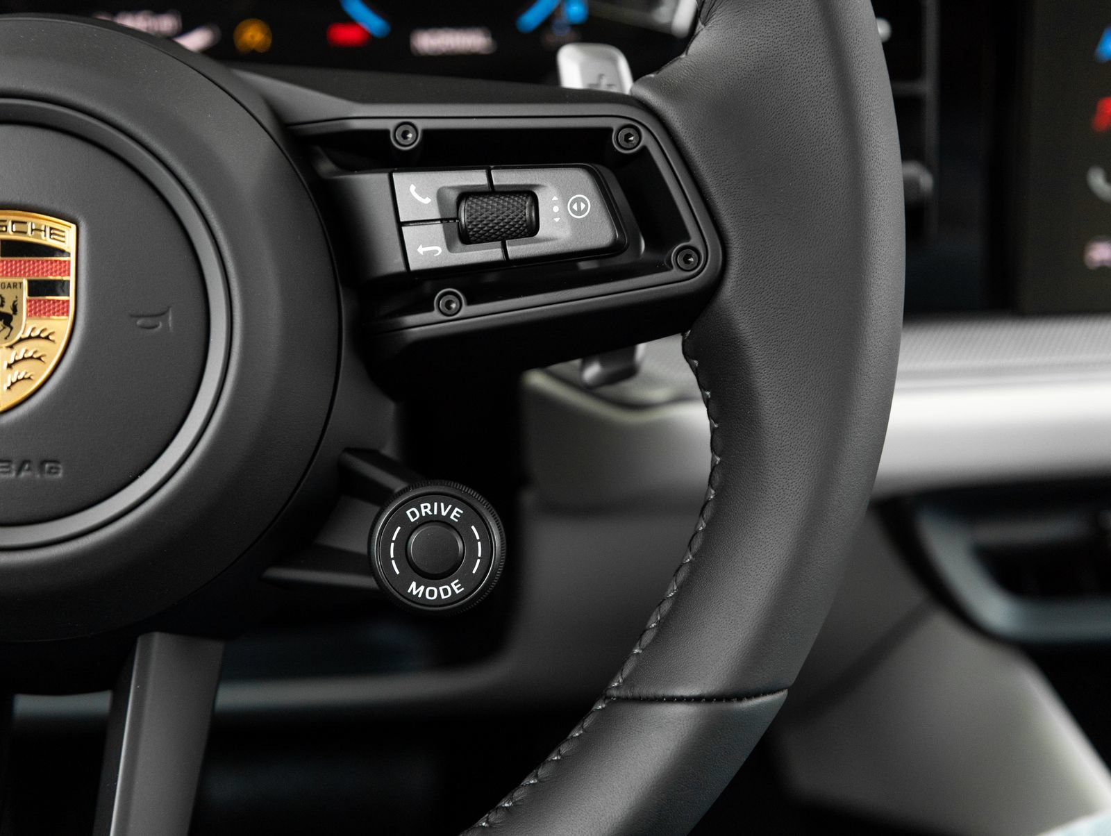 New 2026 Porsche Cayenne Coupe AWD/4WD image 16