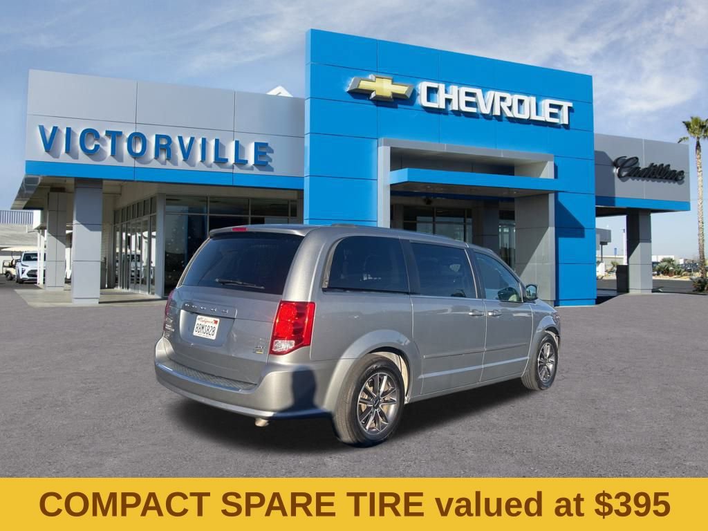 Used 2017 Dodge Grand Caravan SXT image 3