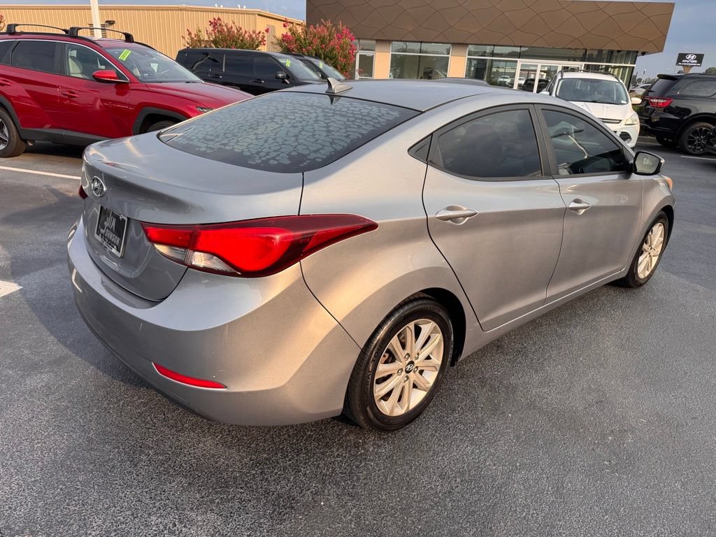 Used 2014 Hyundai Elantra SE w/ Option Group 02 FWD image 5