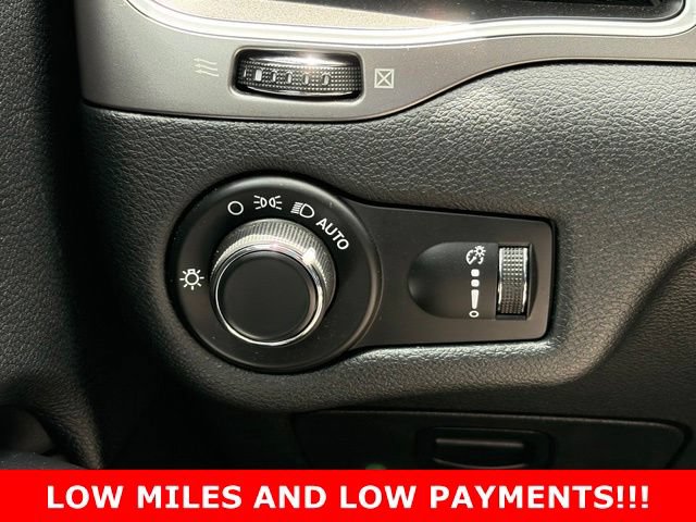 Used 2020 Jeep Cherokee Latitude FWD image 19