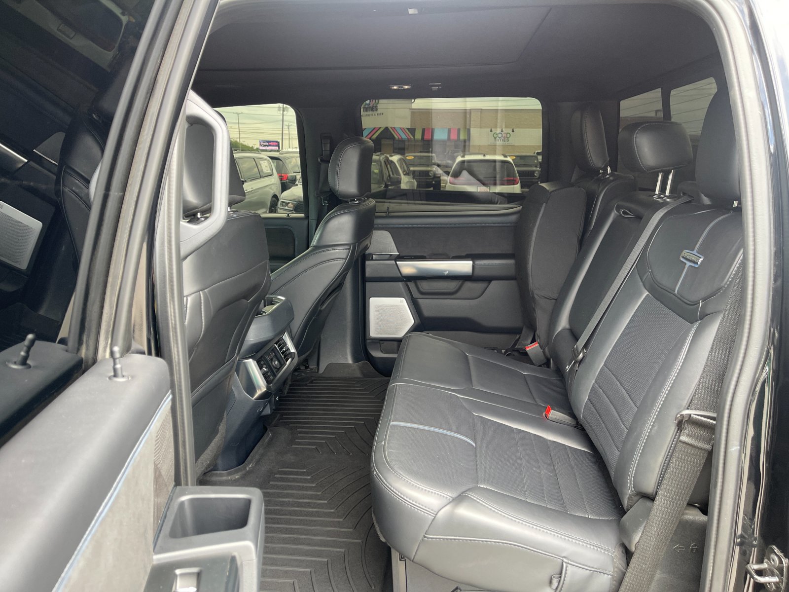Used 2025 Ford F450 Platinum w/ FX4 Off-Road Package AWD/4WD image 14