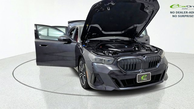 Used 2026 BMW 540i xDrive w/ Executive Package AWD/4WD image 12