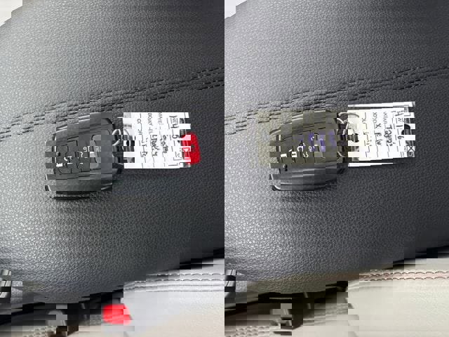 Used 2023 Toyota RAV4 XLE Premium image 30