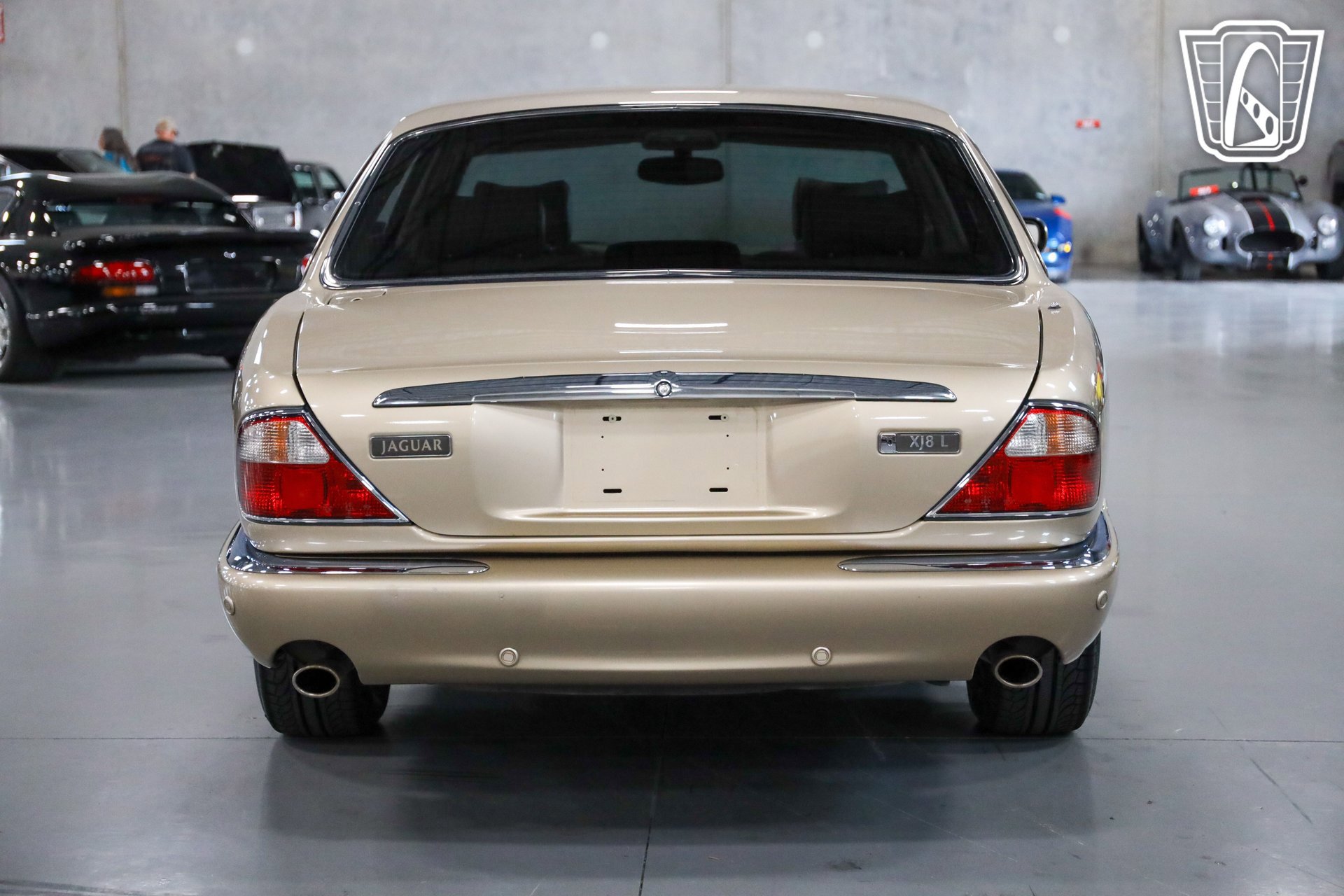 Used 2001 Jaguar XJ8 image 33