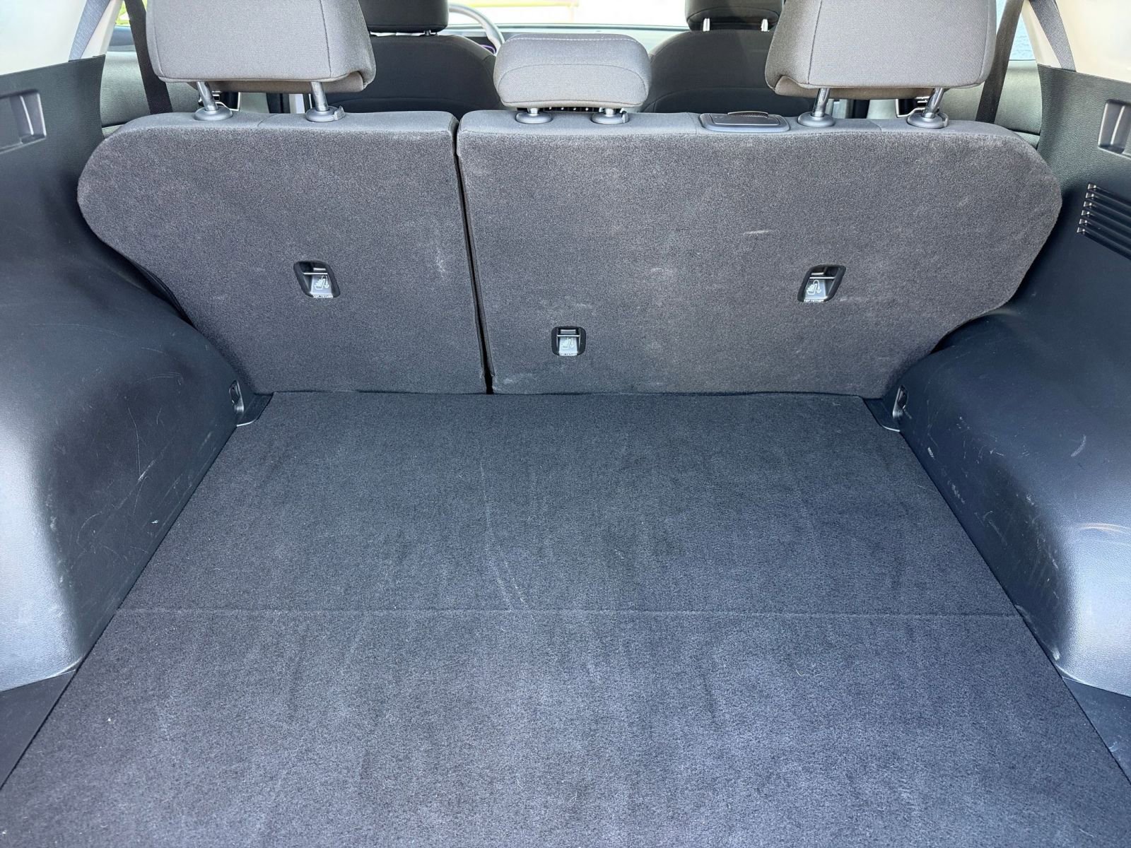 Used 2025 Kia Sportage LX image 30