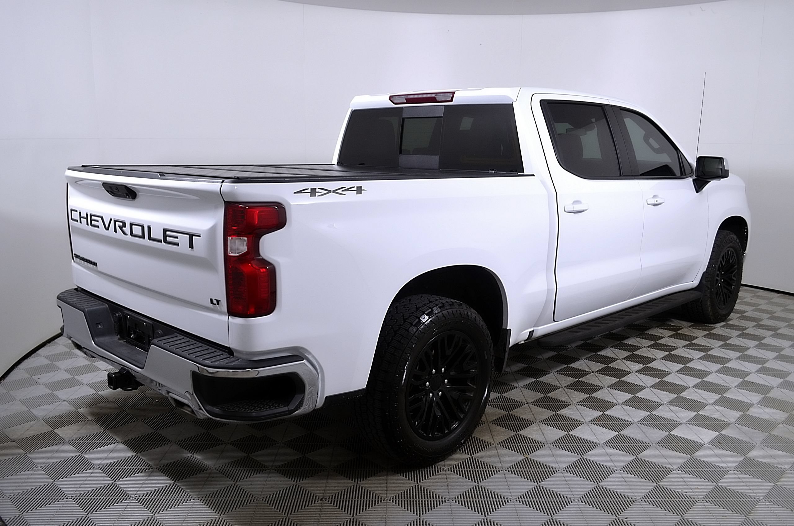 Used 2024 Chevrolet Silverado 1500 LT w/ Z71 Off-Road Package AWD/4WD image 7