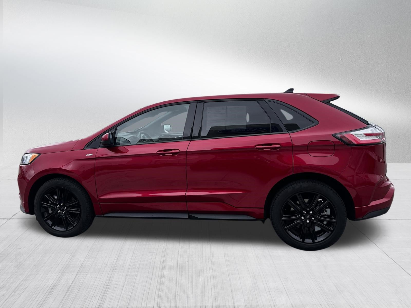 Certified 2023 Ford Edge ST-Line w/ Class II Trailer Tow Package AWD/4WD image 4