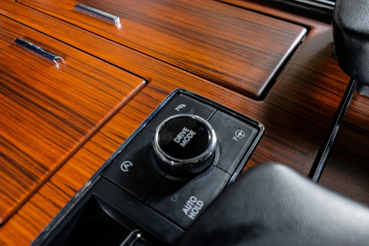 Used 2020 Lincoln Navigator L Reserve w/ Equipment Group 208A Reserve image 25