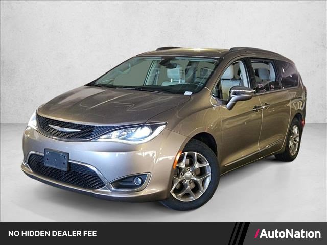 Used 2017 Chrysler Pacifica Limited w/ UConnect Theater Package