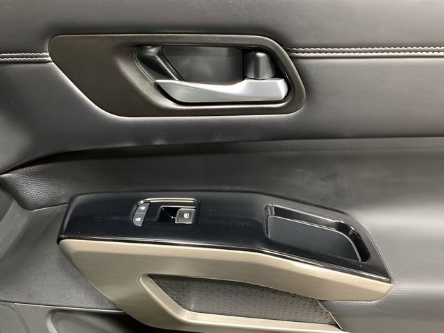 Used 2024 Nissan Pathfinder Platinum AWD/4WD image 32