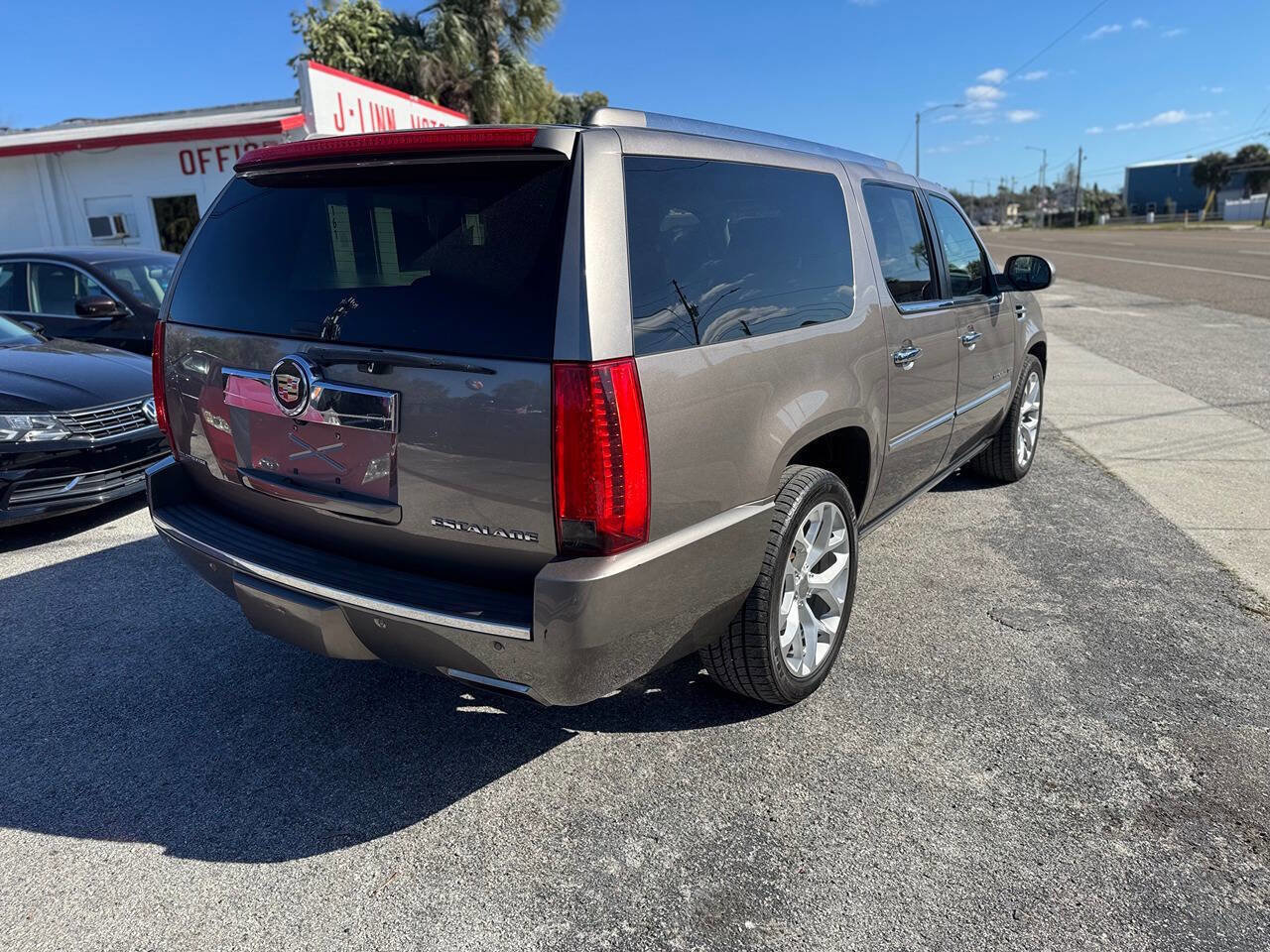 Used 2014 Cadillac Escalade ESV Platinum image 8