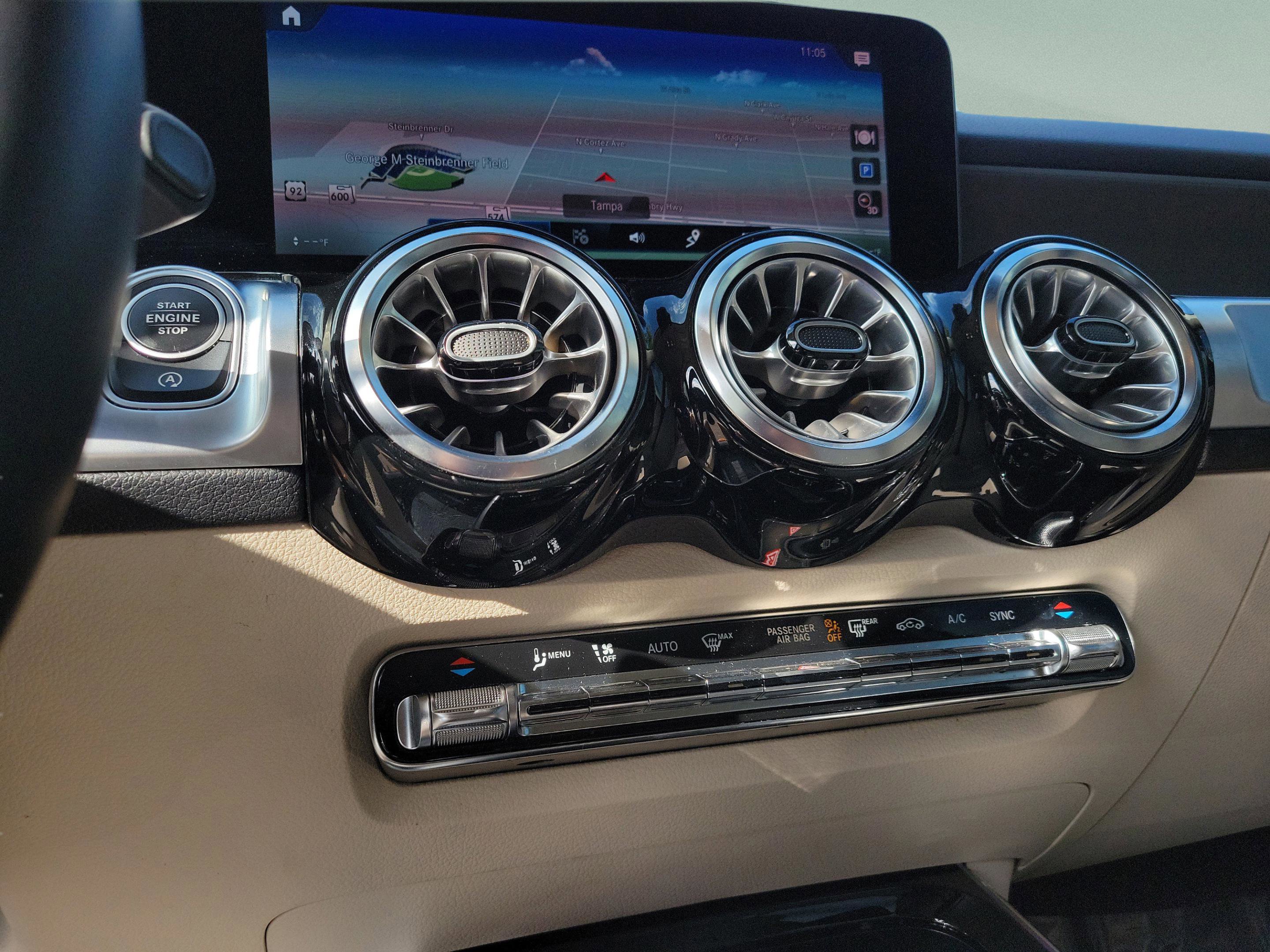 Used 2023 Mercedes-Benz GLB 250 4MATIC image 22