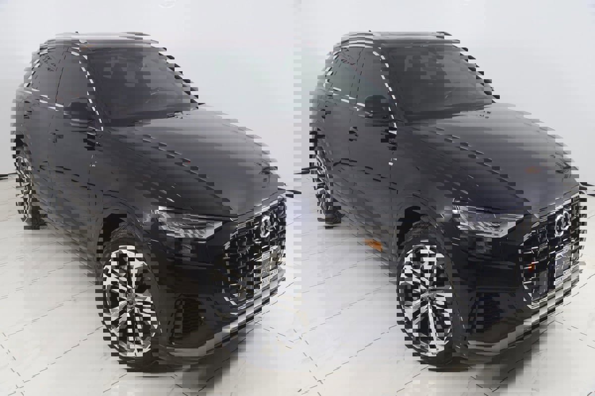 Used 2021 Audi Q8 Prestige w/ Prestige Package image 18