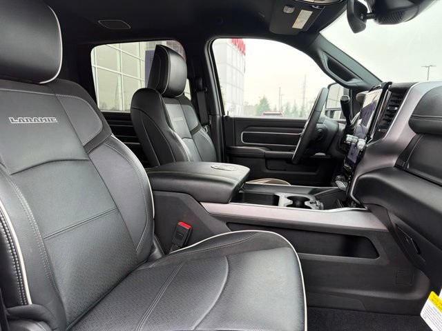 Used 2025 RAM 2500 Laramie w/ Night Edition AWD/4WD image 38