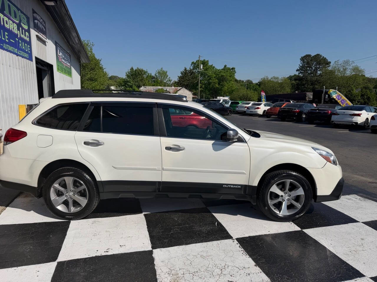 Used 2013 Subaru Outback 2.5i Limited w/ Special Appearance Pkg image 5