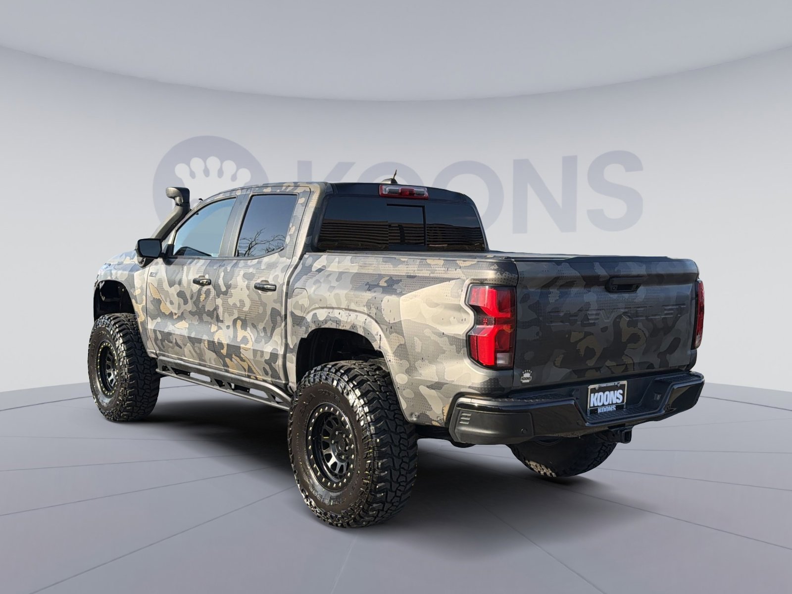 Used 2023 Chevrolet Colorado ZR2 w/ ZR2 Convenience Package III AWD/4WD image 2