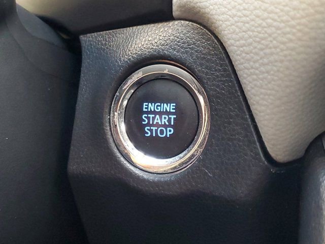 Used 2020 Toyota RAV4 XLE Premium image 31