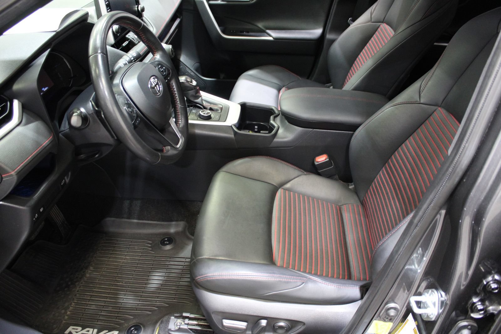 Used 2022 Toyota RAV4 XSE AWD/4WD image 21