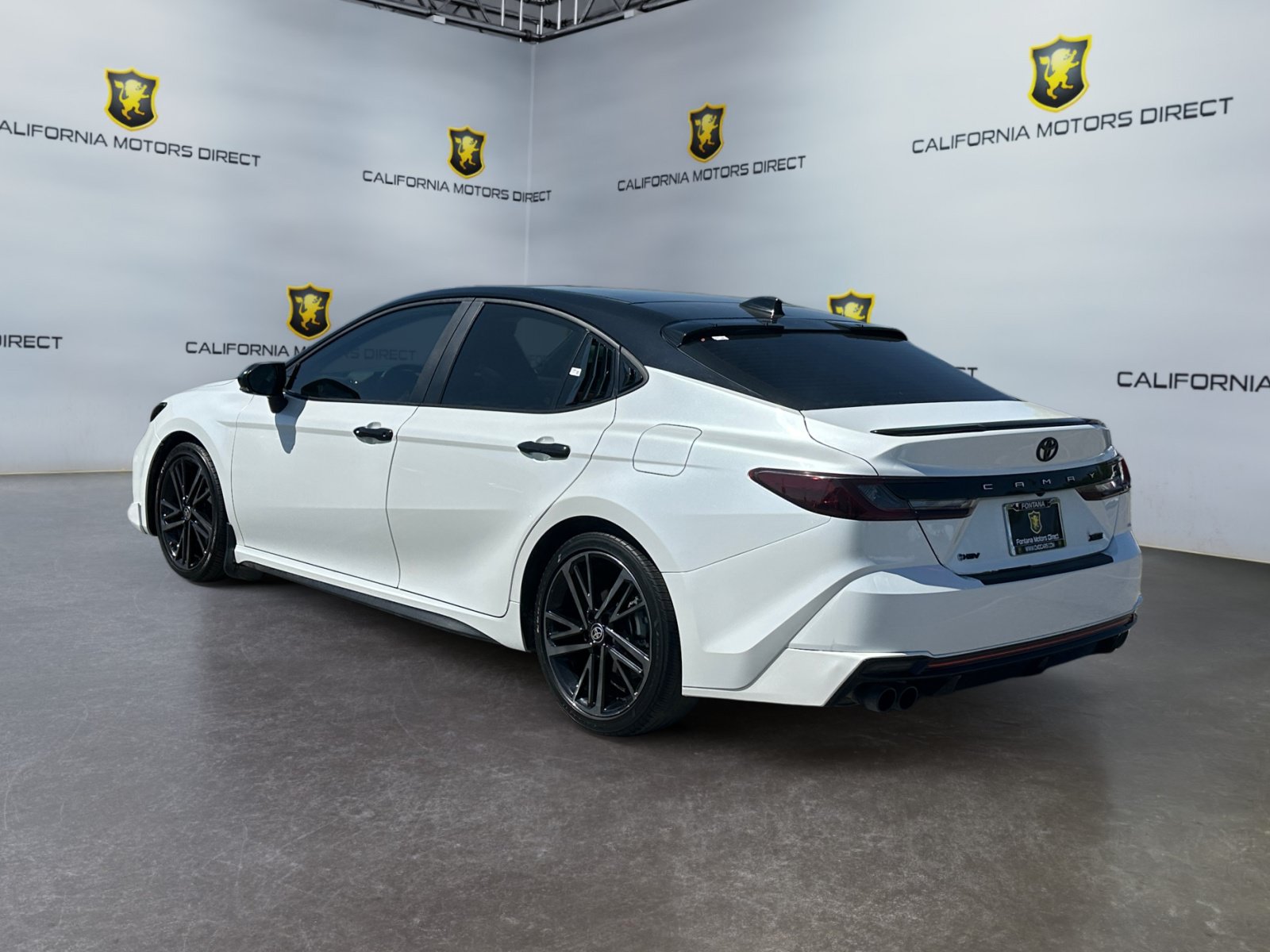 Used 2025 Toyota Camry XSE w/ Premium Package FWD image 3
