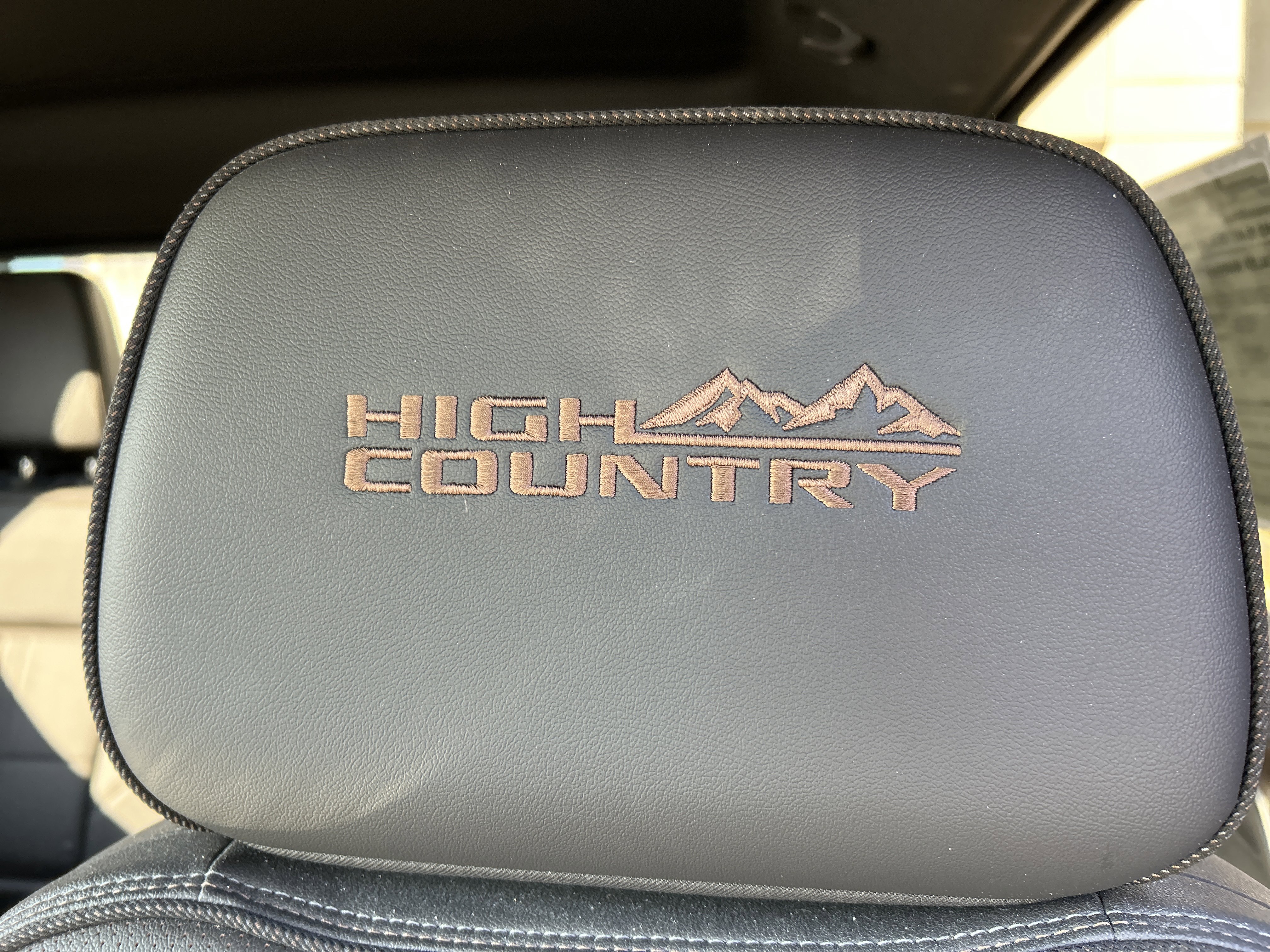 Used 2024 Chevrolet Silverado 1500 High Country w/ Z71 Off-Road Package image 17