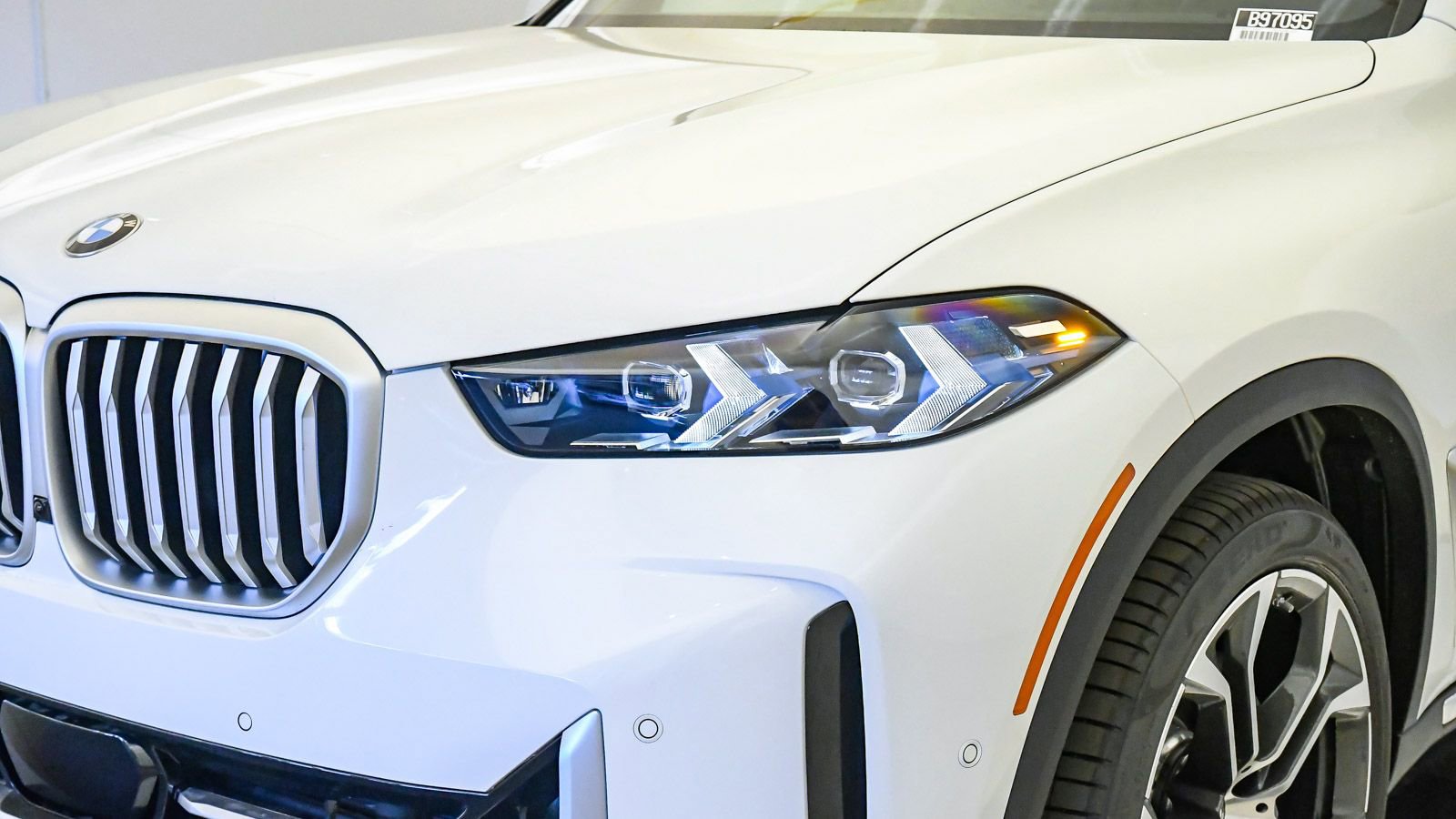 New 2026 BMW X5 sDrive40i w/ Premium Package RWD image 9
