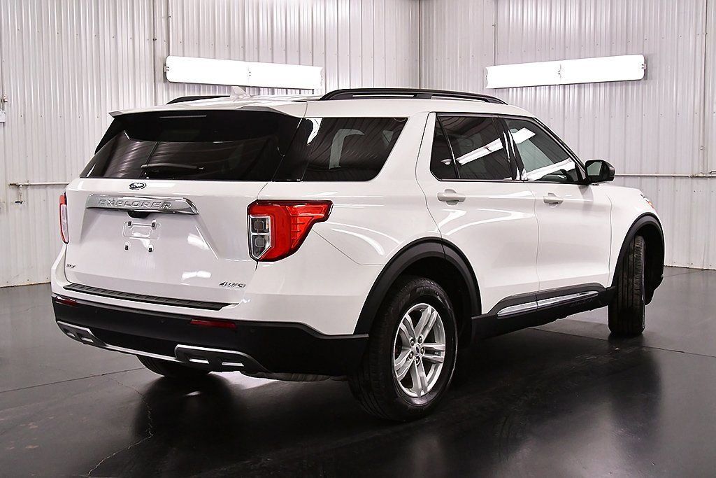Used 2023 Ford Explorer XLT w/ Equipment Group 202A image 7