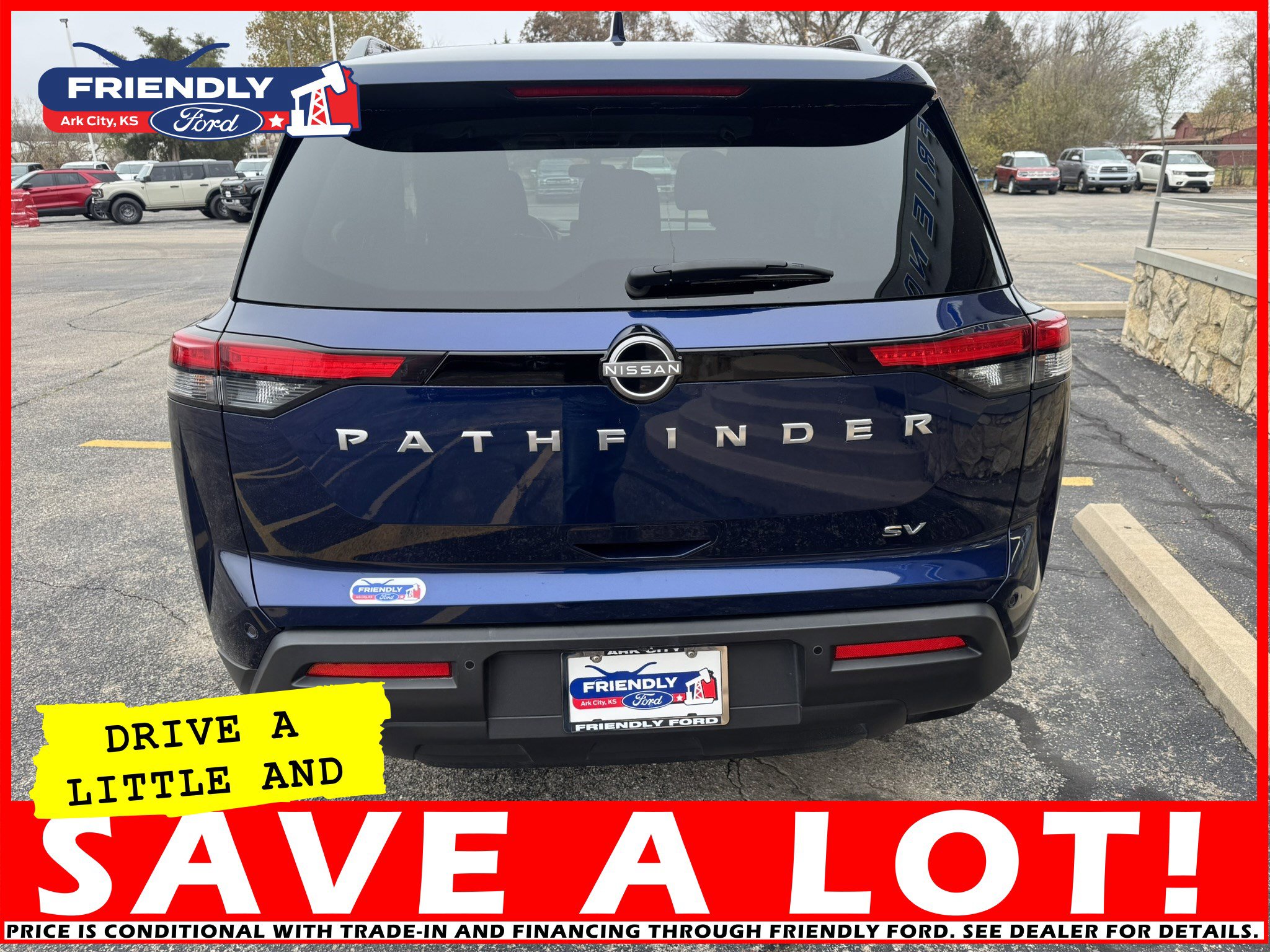 Used 2024 Nissan Pathfinder SV image 4