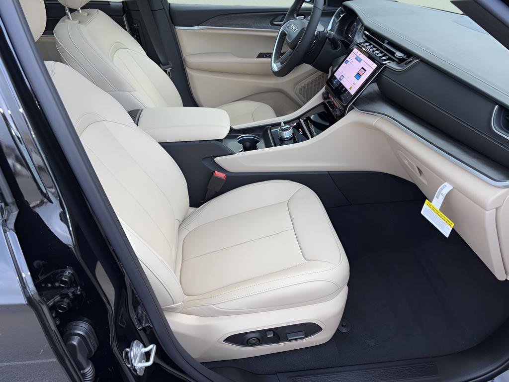 New 2025 Jeep Grand Cherokee L Limited w/ Luxury Tech Group II image 52