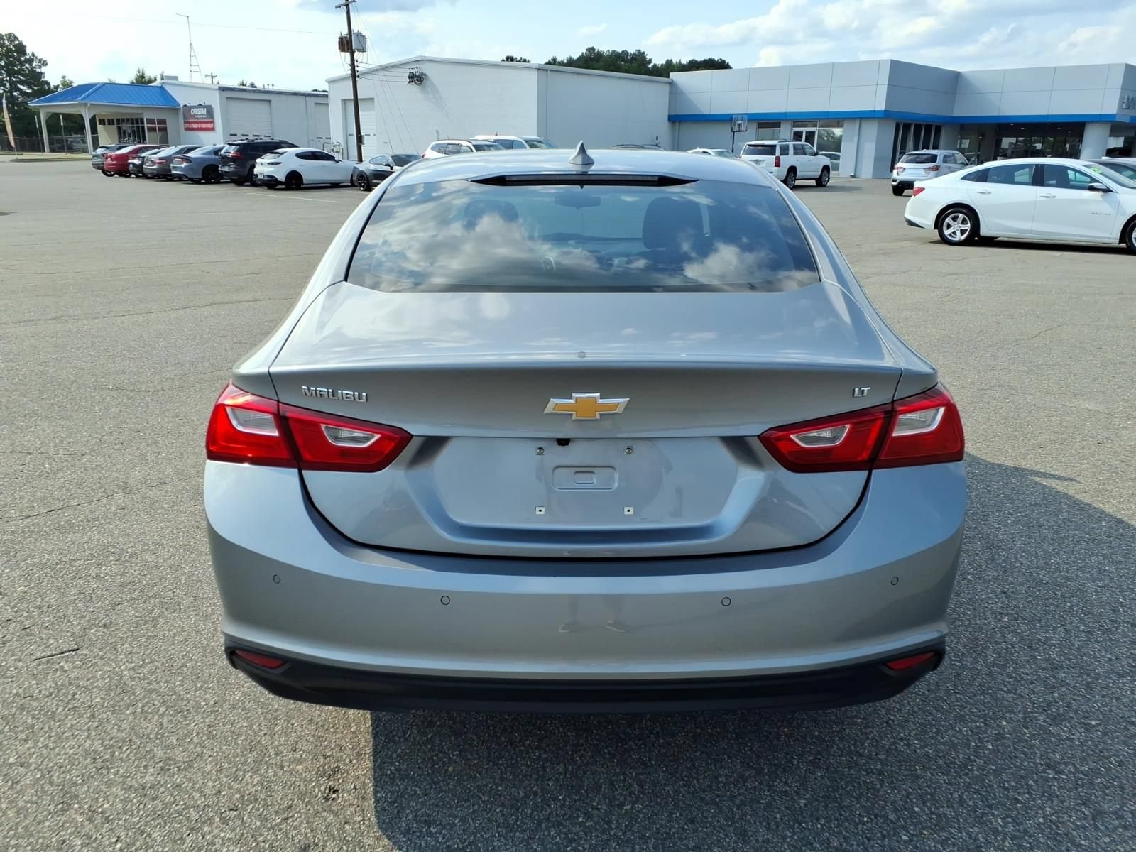 Used 2024 Chevrolet Malibu LT FWD image 4