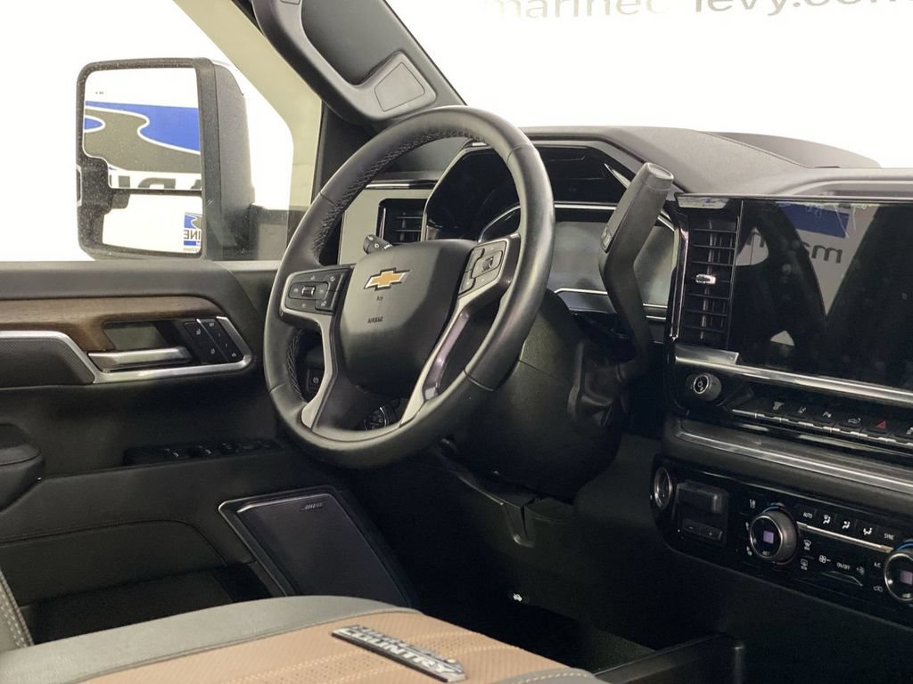 Used 2024 Chevrolet Silverado 2500 High Country w/ High Country Premium Package AWD/4WD image 14