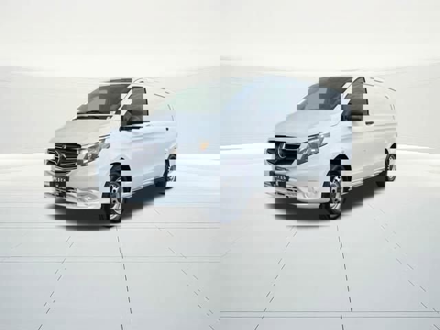 Used 2023 Mercedes-Benz Metris image 3