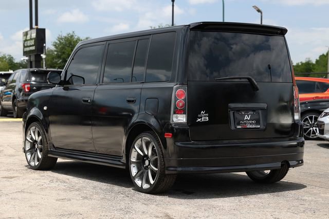 Used 2004 Scion xB FWD image 8