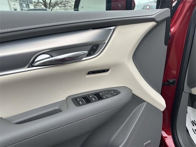 Certified 2022 Cadillac XT5 Premium Luxury image 18