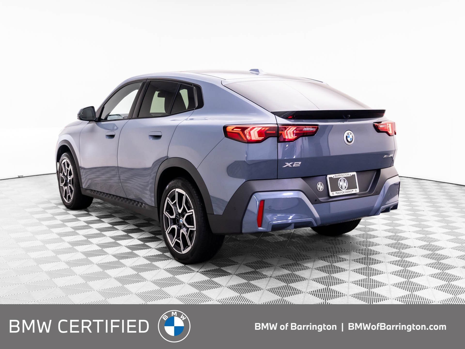 Used 2026 BMW X2 xDrive28i AWD/4WD image 3