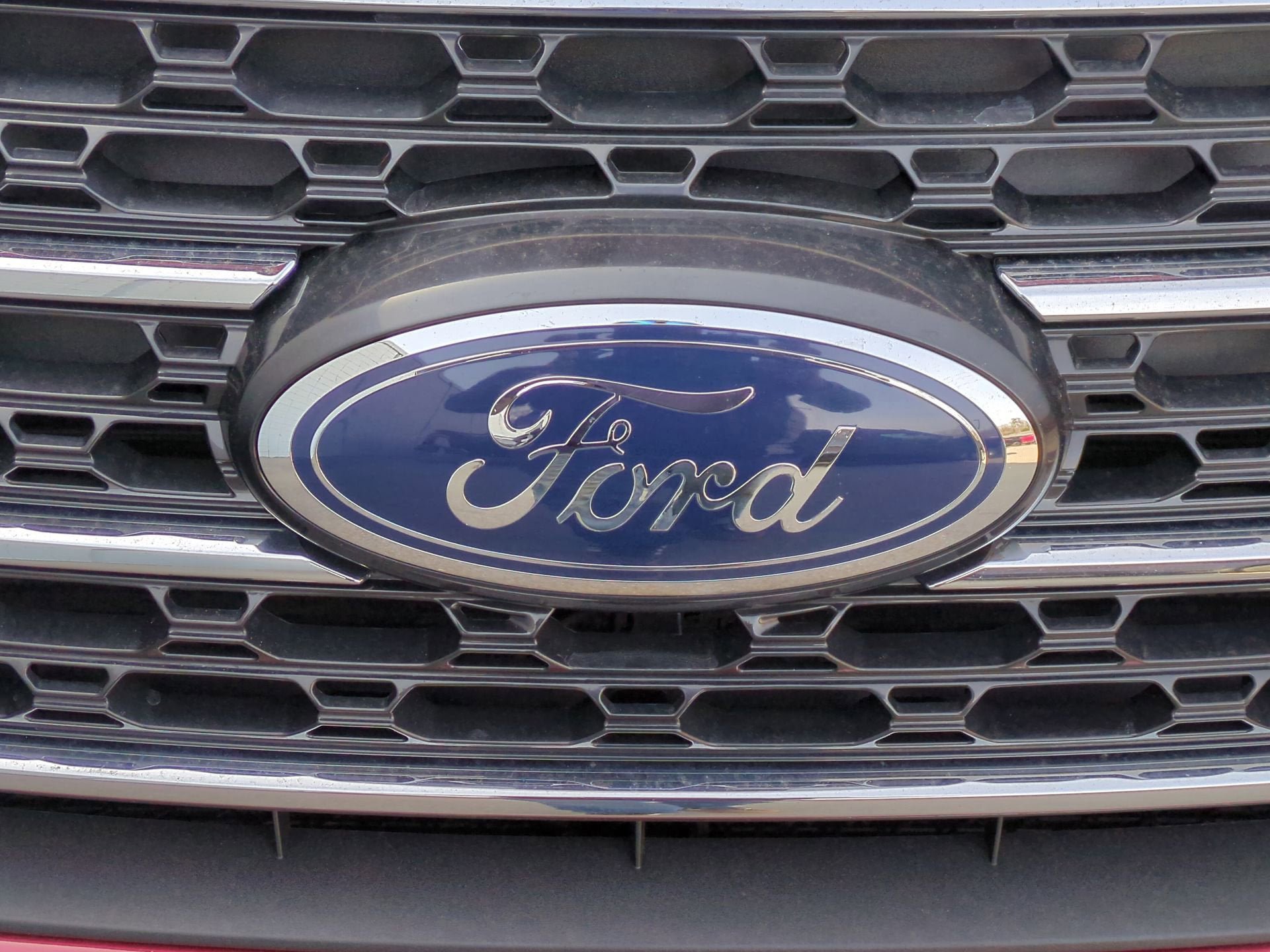 Used 2022 Ford Explorer XLT w/ Equipment Group 202A AWD/4WD image 30
