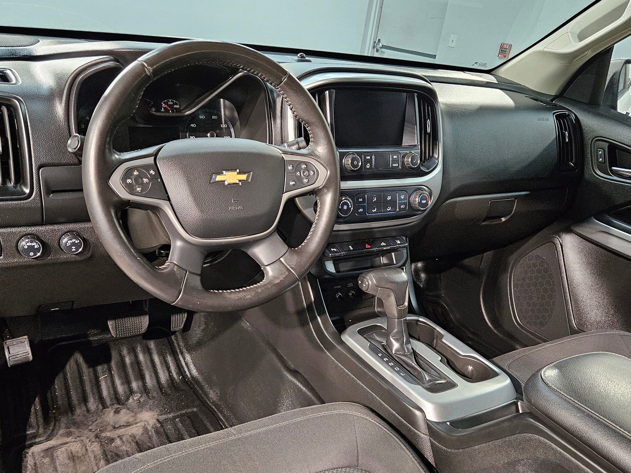 Used 2020 Chevrolet Colorado LT w/ Safety Package image 9