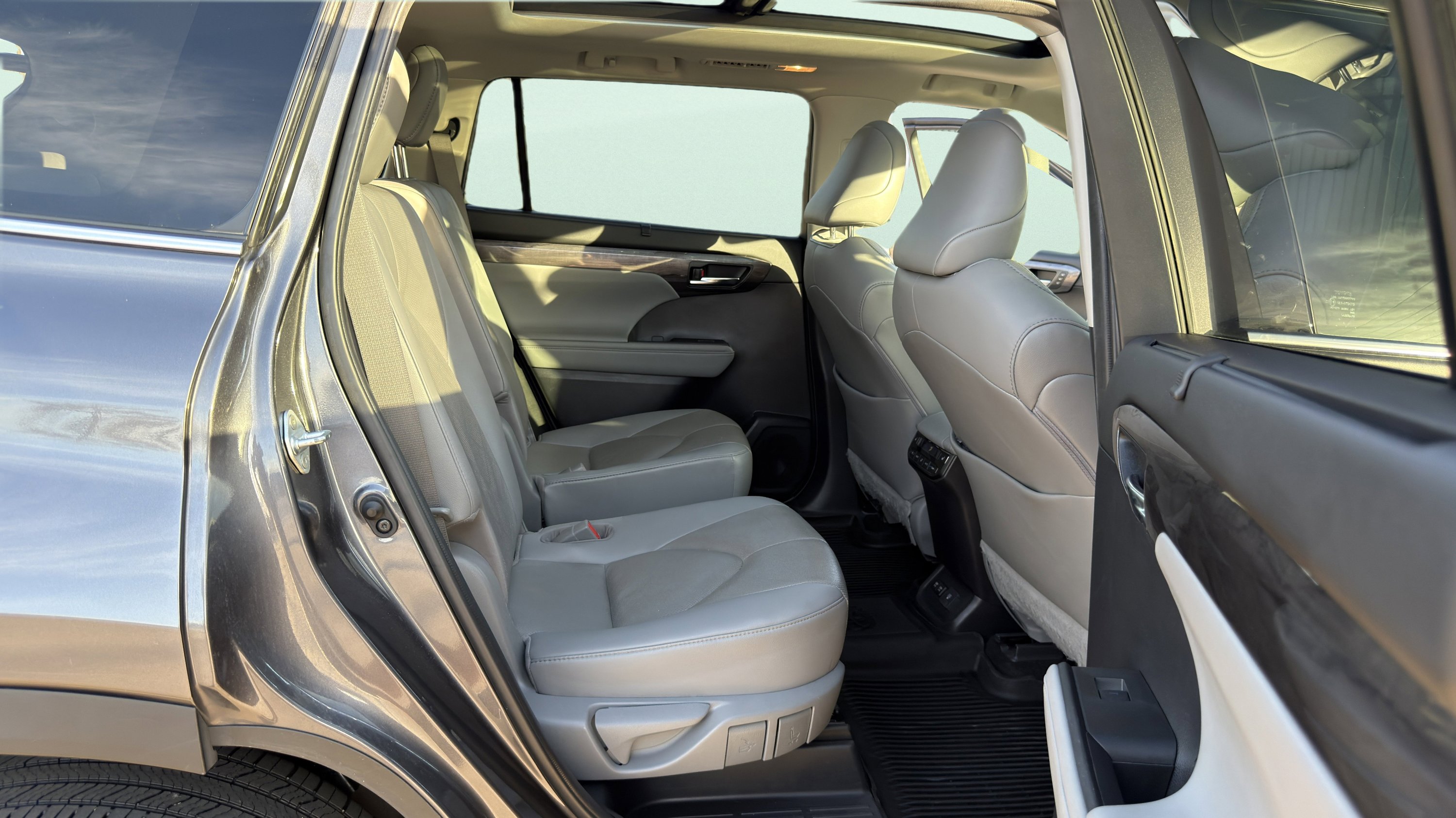 Used 2021 Toyota Highlander Platinum image 37