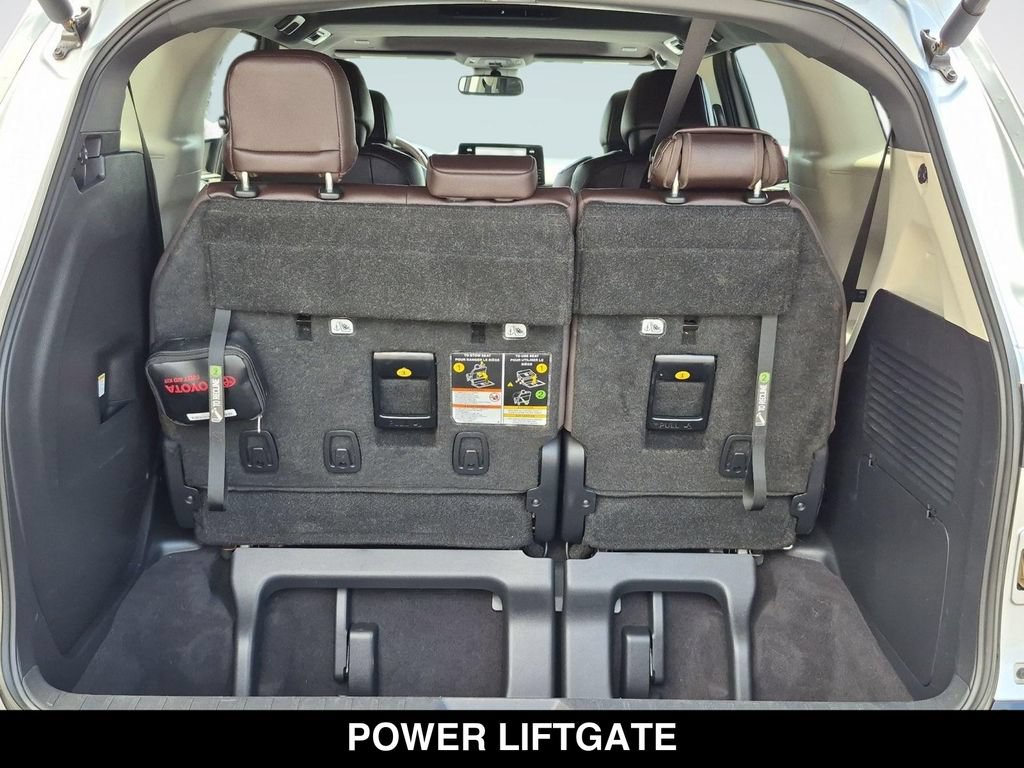 Used 2024 Toyota Sienna Platinum FWD image 24