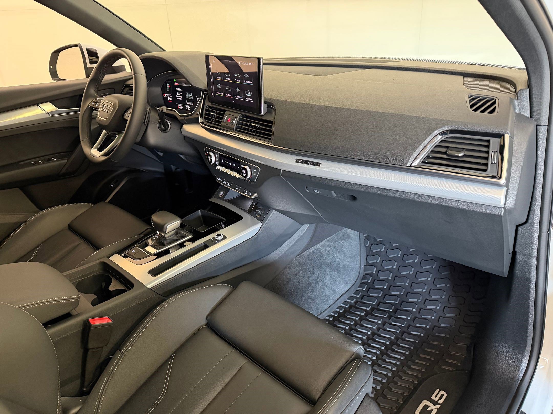 Certified 2025 Audi Q5 2.0T Premium w/ Convenience Plus Package image 32