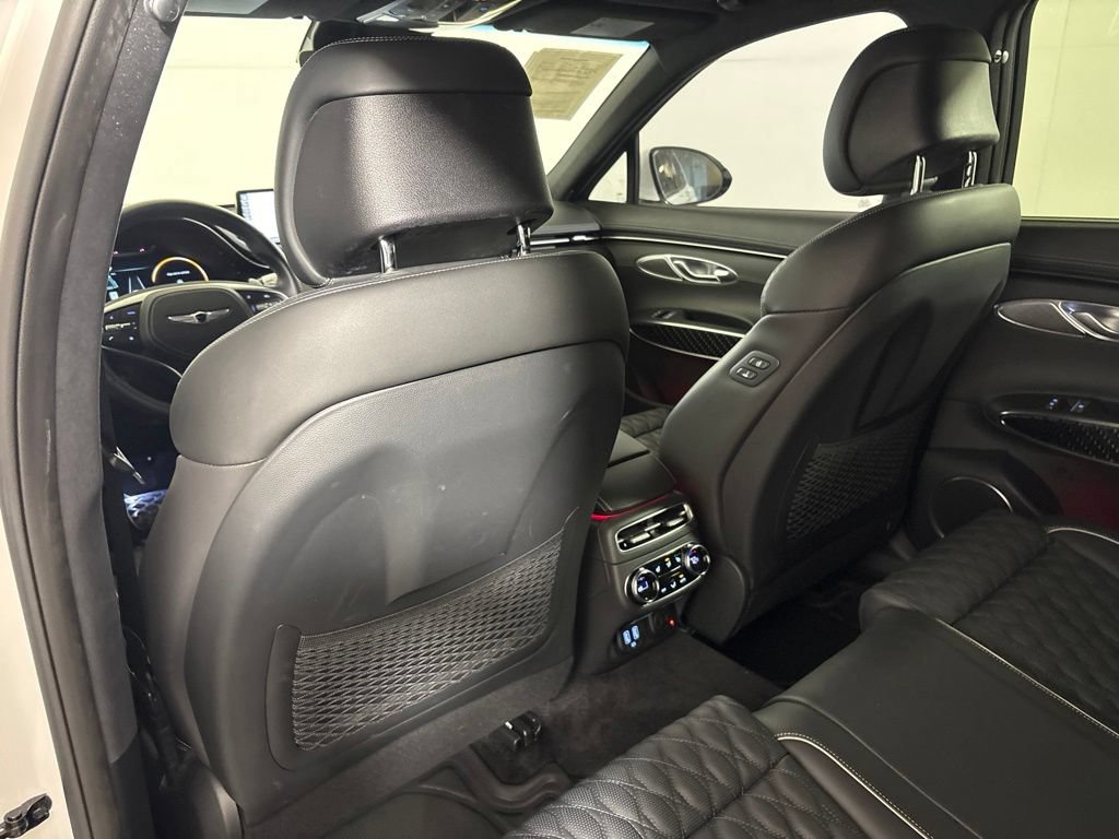 Used 2023 Genesis GV70 3.5T Sport w/ Sport Prestige Package AWD/4WD image 28