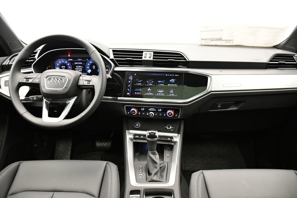 Used 2025 Audi Q3 2.0T Premium w/ Convenience Package AWD/4WD image 20