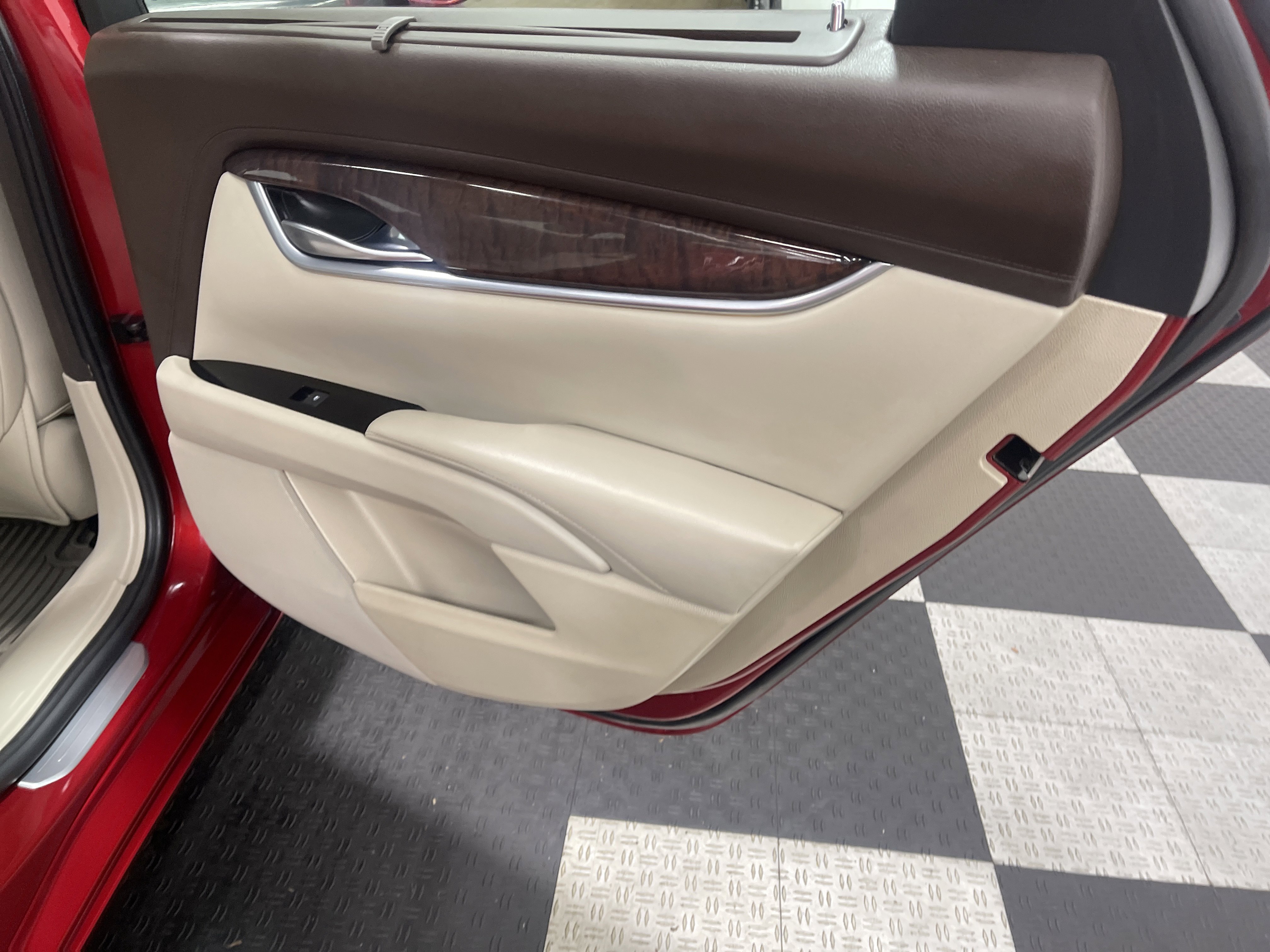 Used 2014 Cadillac XTS Premium w/ Driver Assist Package image 18