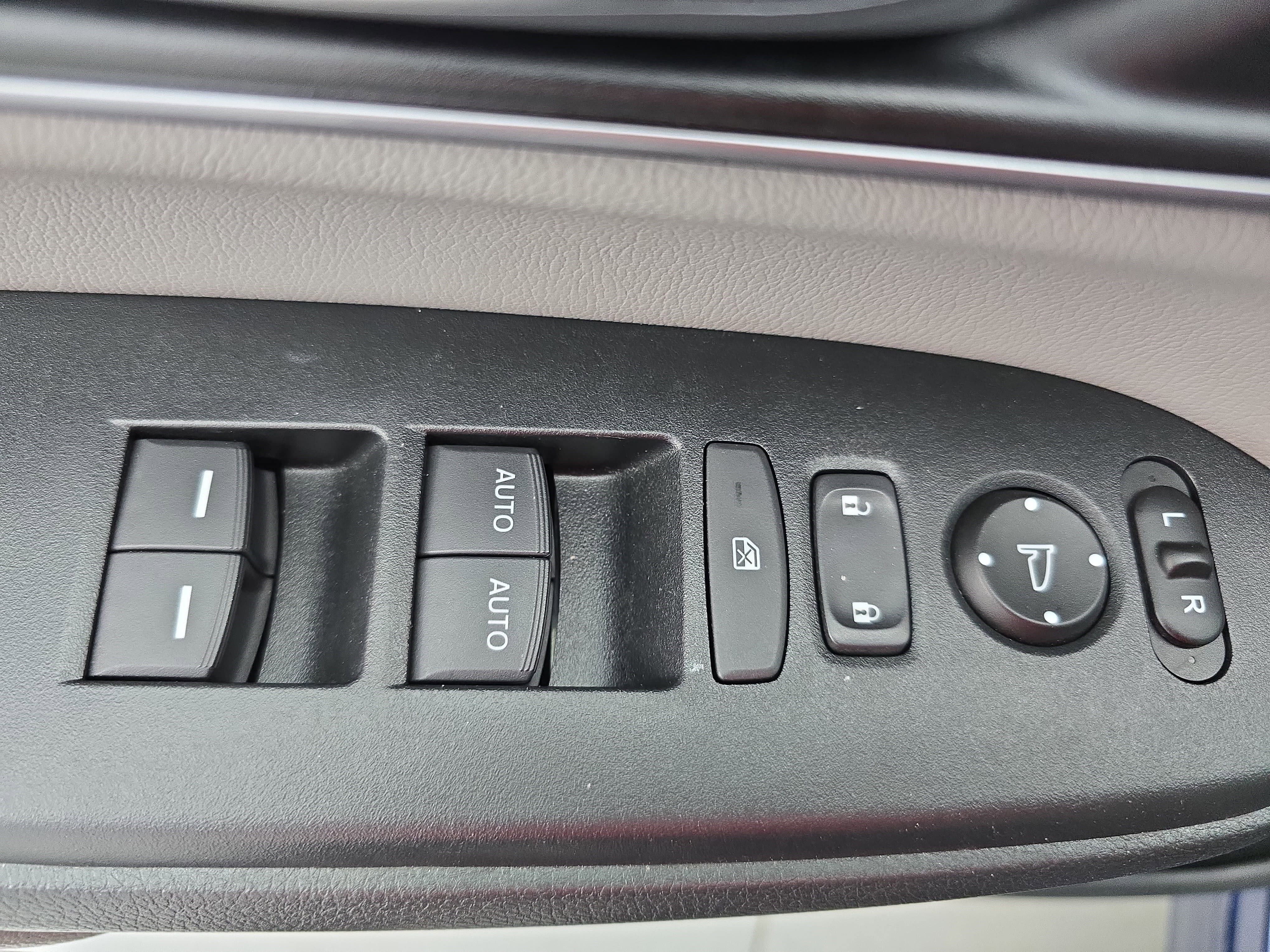 Used 2017 Honda CR-V EX-L image 28