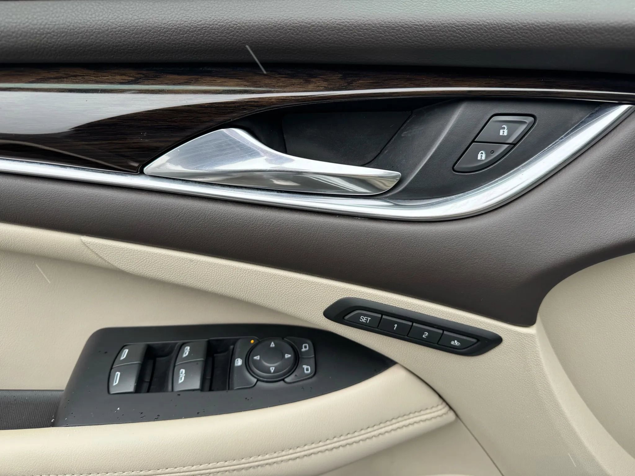 Used 2019 Buick LaCrosse Essence w/ Sun and Shade Package image 10