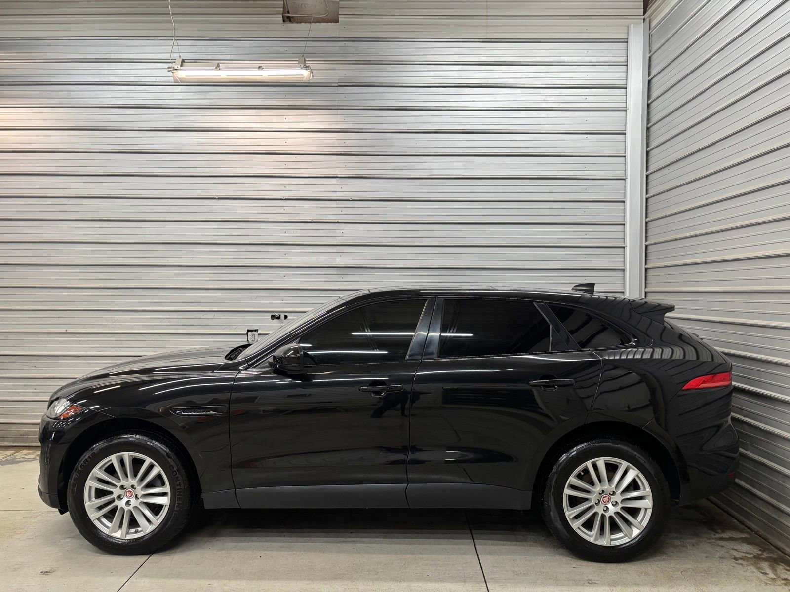 Used 2020 Jaguar F-PACE Prestige image 6