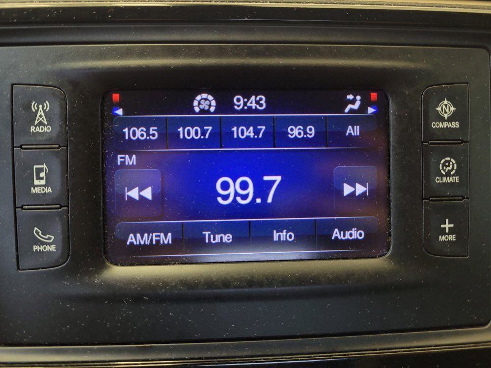 Used 2017 Chrysler Pacifica LX FWD image 25